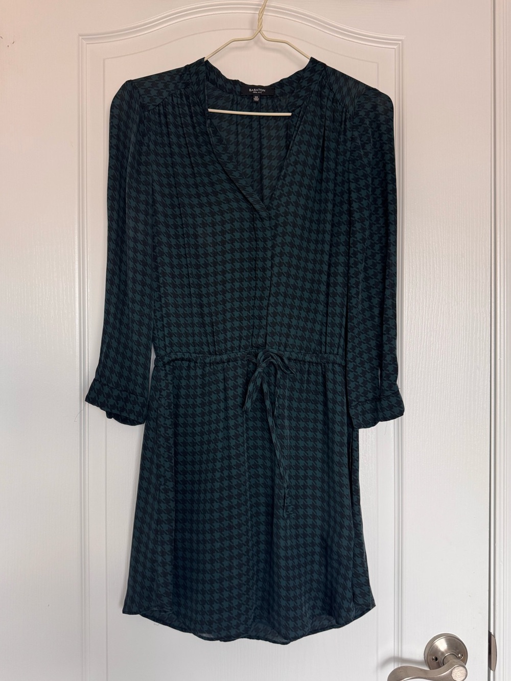 Aritzia - Babaton Teal and Black Houndstooth Tie-Waist Long Sleeve Dress